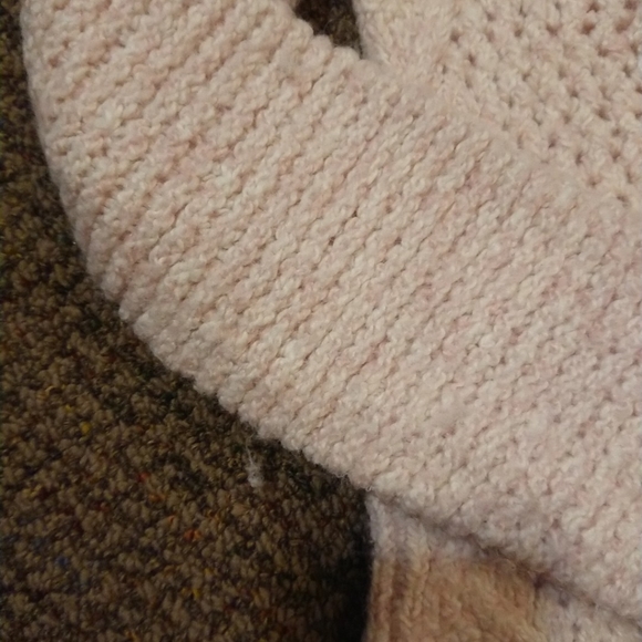 AE Sweater - Light Pink - Picture 6 of 6